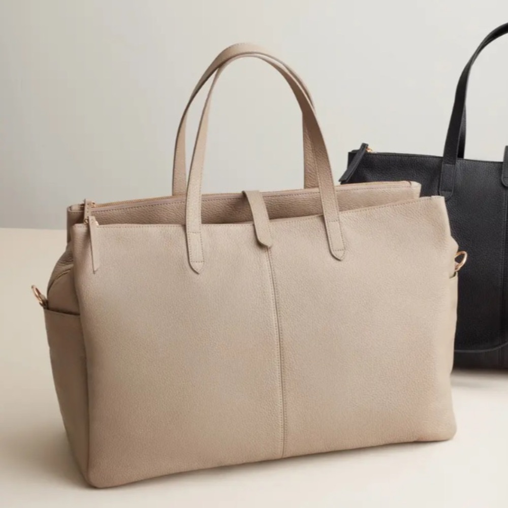 Cuyana Triple Zipper Weekender • Leather • Taupe • With Strap